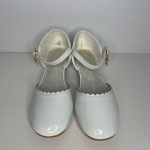 Elegant White Kids Shoes